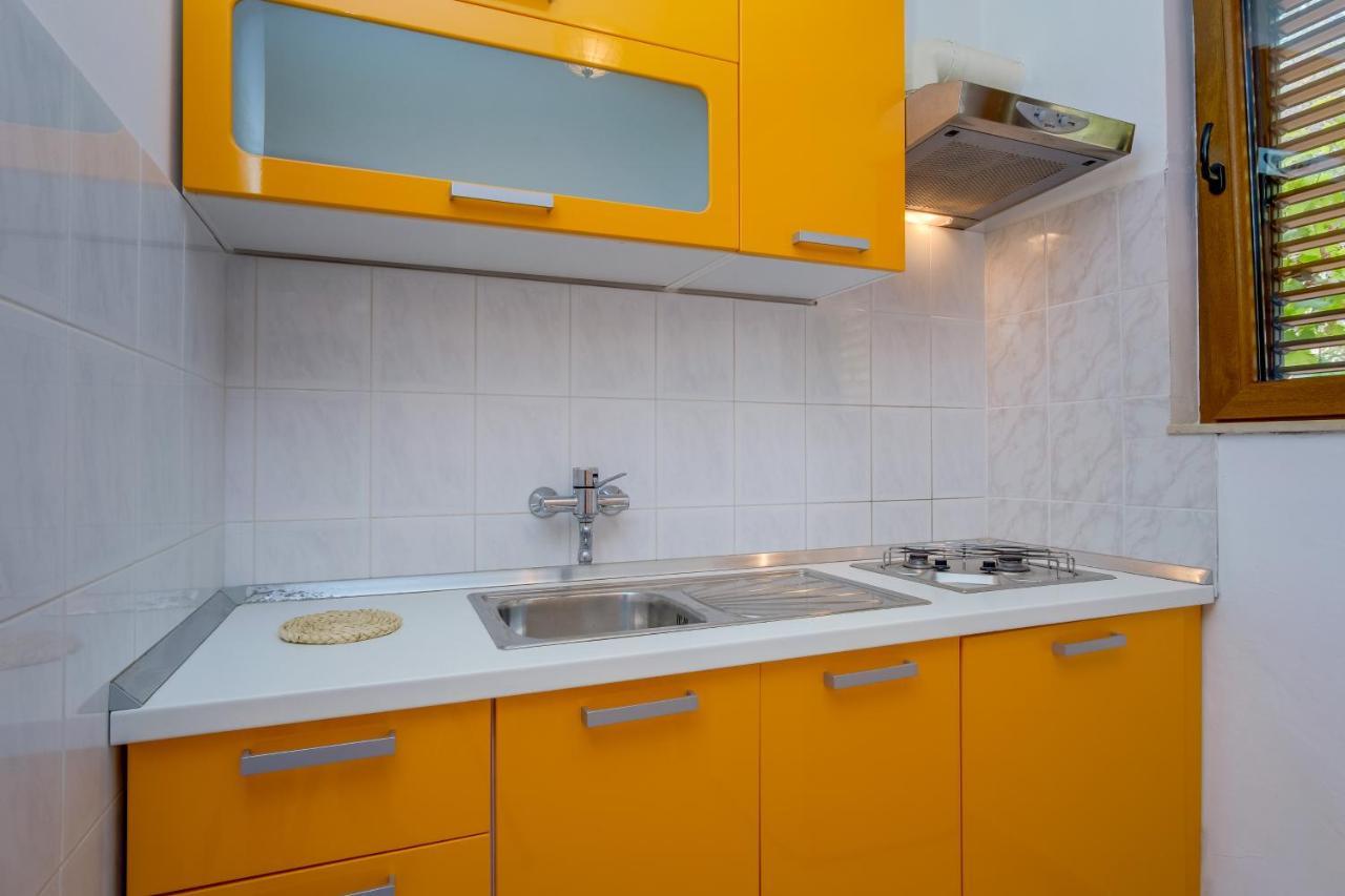 Apartments Villa Julija Mali Lošinj Eksteriør bilde