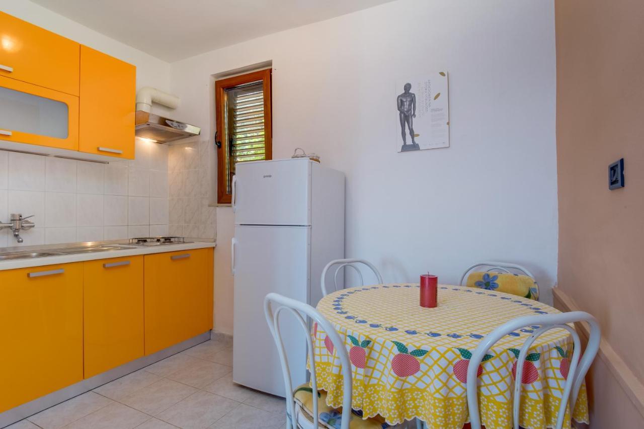 Apartments Villa Julija Mali Lošinj Eksteriør bilde