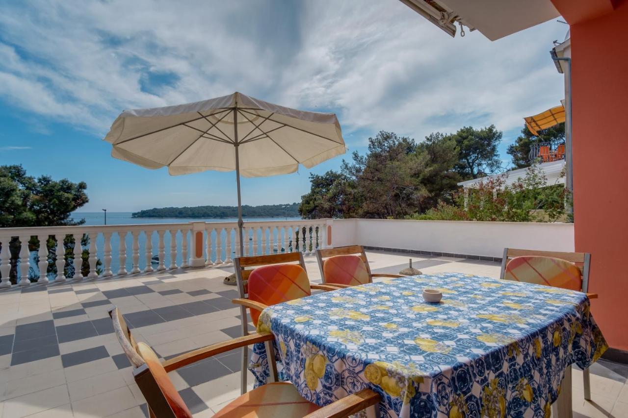 Apartments Villa Julija Mali Lošinj Eksteriør bilde