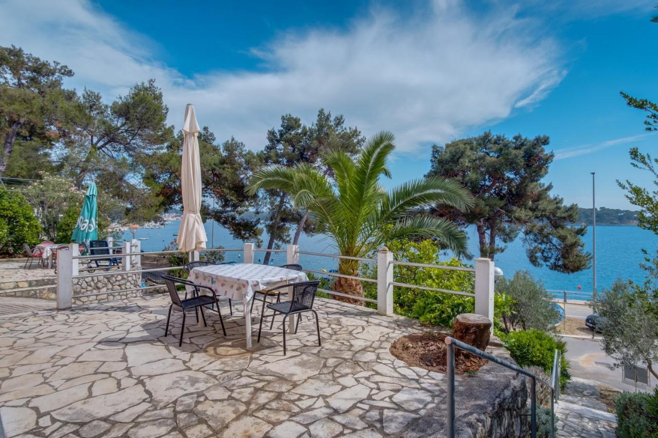 Apartments Villa Julija Mali Lošinj Eksteriør bilde