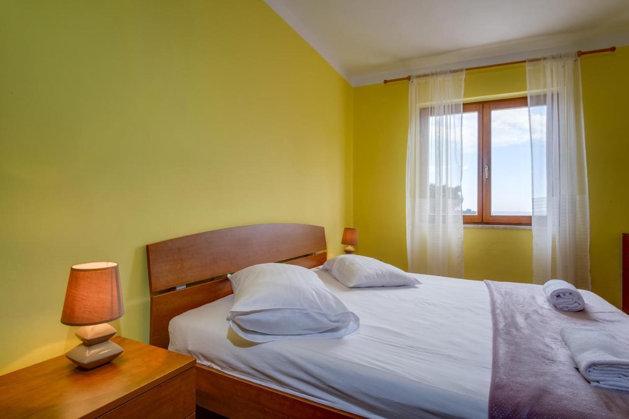 Apartments Villa Julija Mali Lošinj Eksteriør bilde
