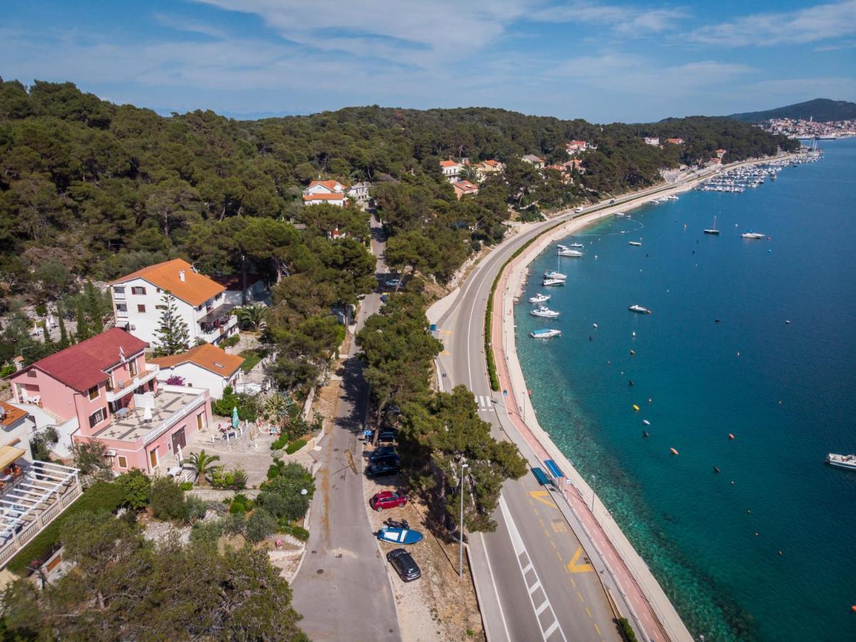 Apartments Villa Julija Mali Lošinj Eksteriør bilde