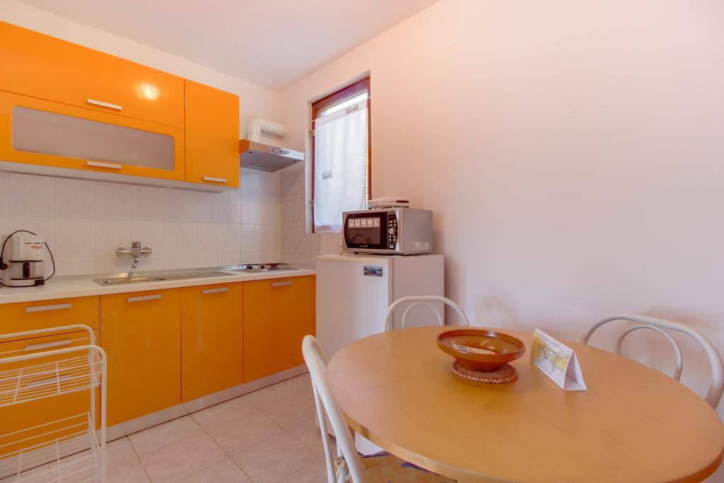 Apartments Villa Julija Mali Lošinj Rom bilde