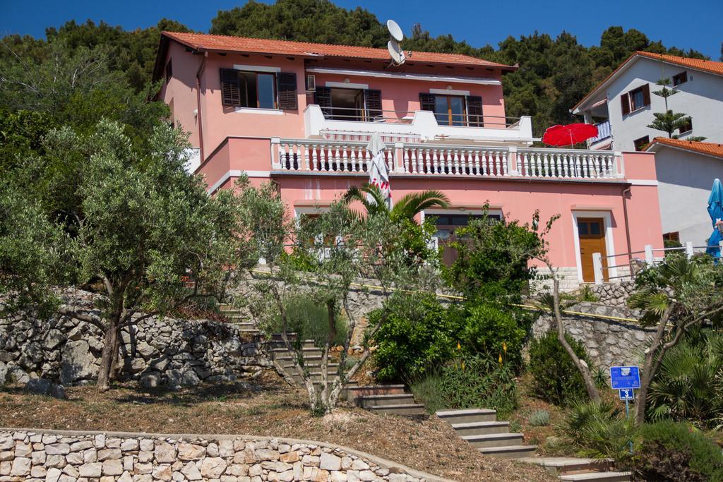 Apartments Villa Julija Mali Lošinj Eksteriør bilde