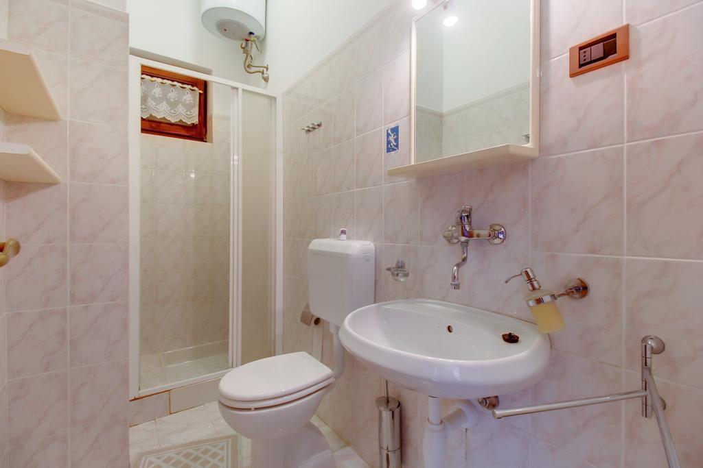 Apartments Villa Julija Mali Lošinj Rom bilde