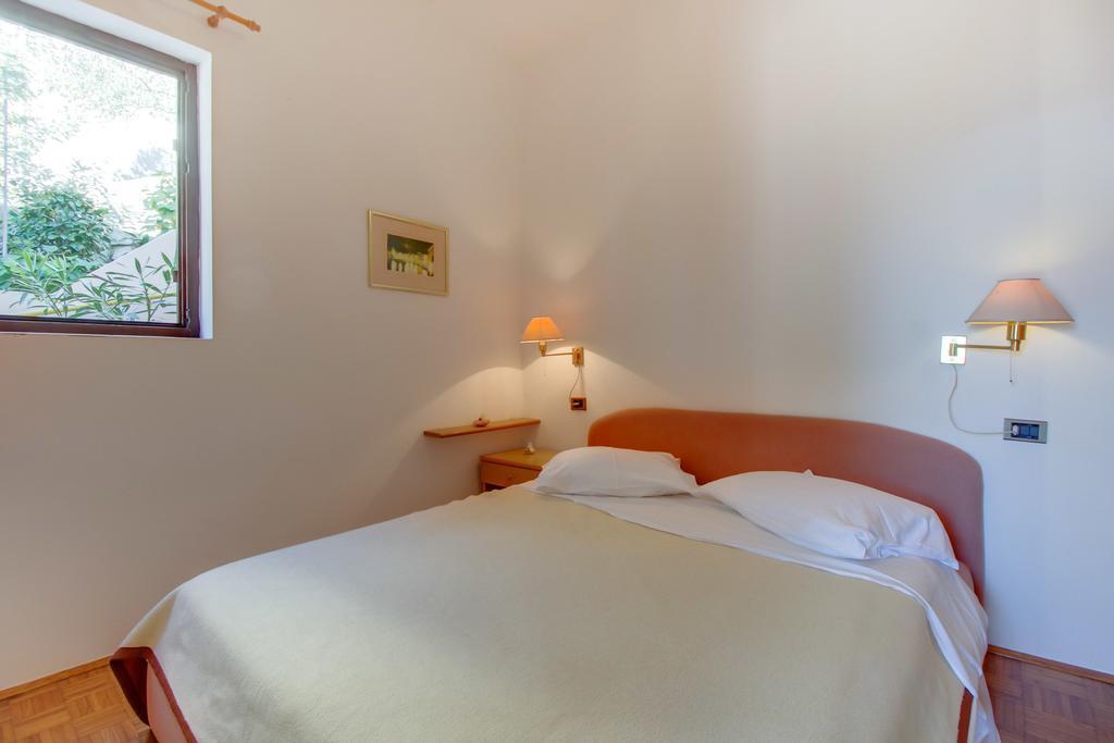 Apartments Villa Julija Mali Lošinj Rom bilde