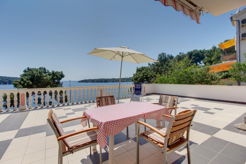 Apartments Villa Julija Mali Lošinj Rom bilde