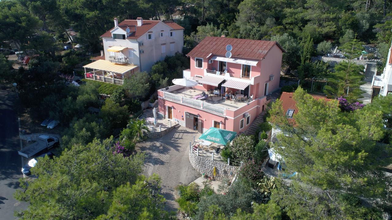Apartments Villa Julija Mali Lošinj Eksteriør bilde