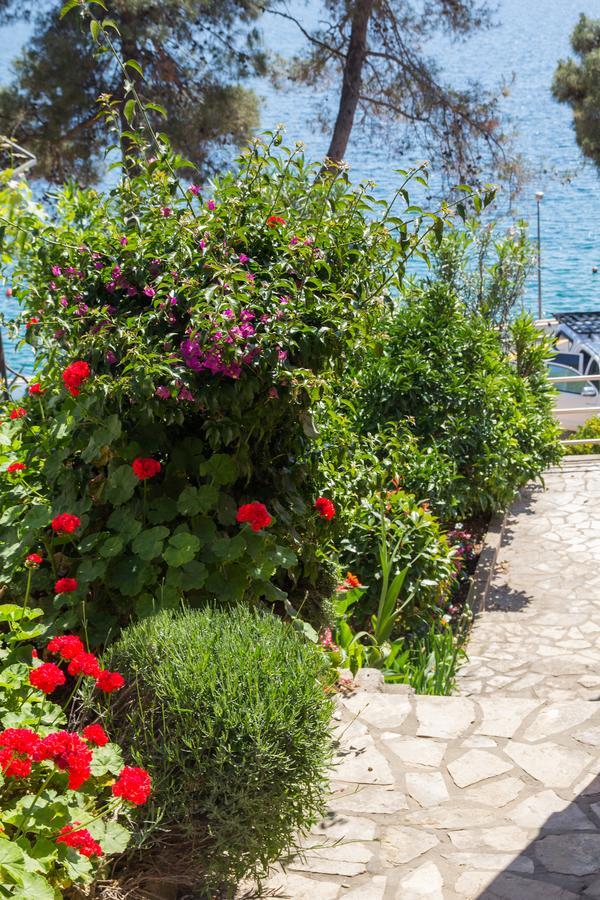 Apartments Villa Julija Mali Lošinj Eksteriør bilde